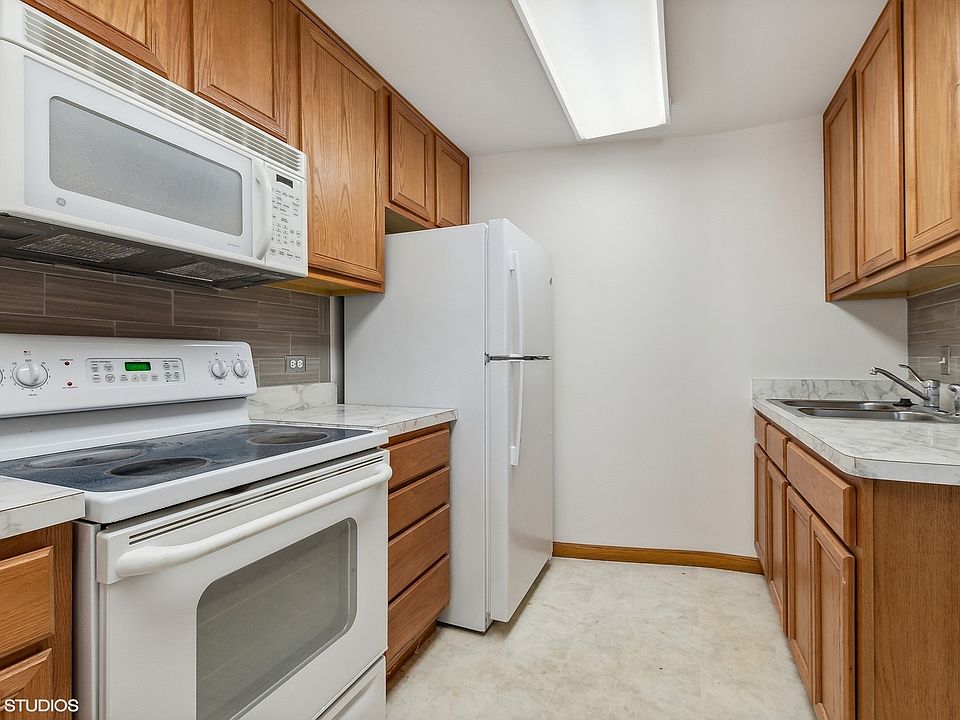 3900 W 95th St APT 302, Evergreen Park, IL 60805 | Zillow