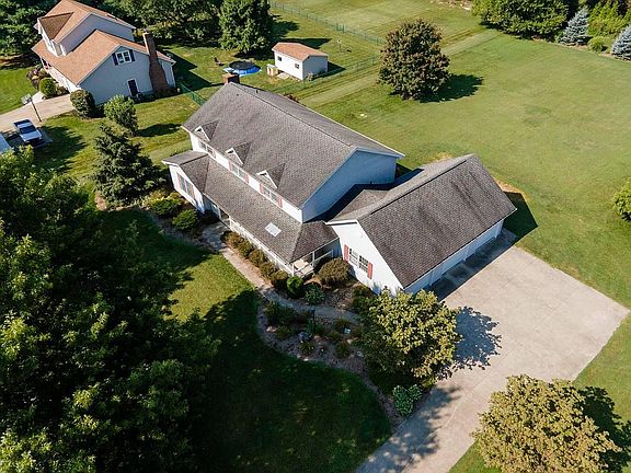 2nd image of 3262 Evergreen Dr
