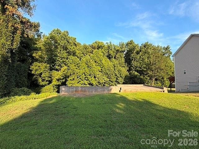 1st image of 4822 Eagle Creek Dr