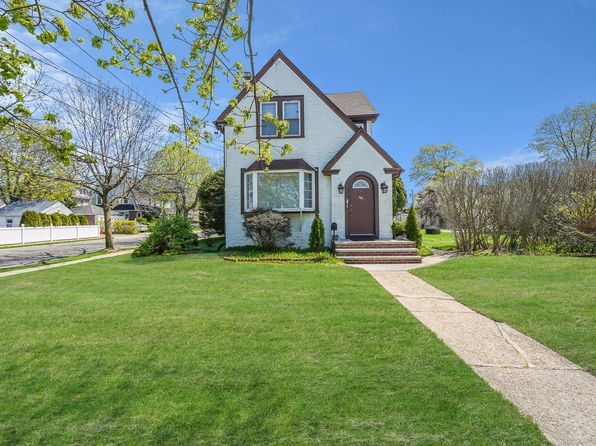 340 Yale Road, Garden City South, NY 11530
