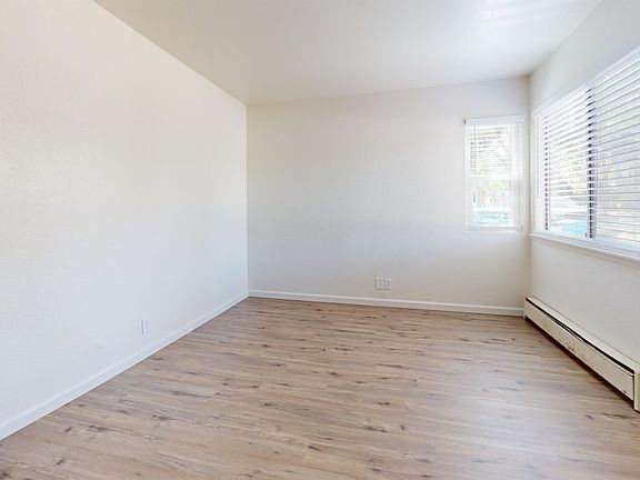 5th image of 1625 Robinson St #A