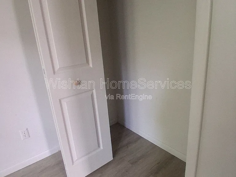 517 N 14th St #1 — Photo 11