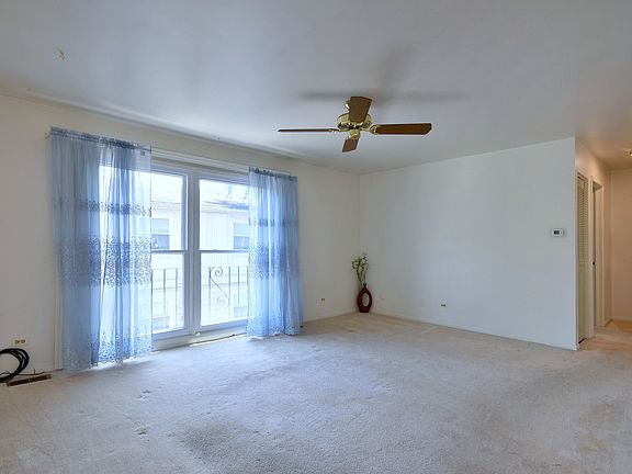 4th image of 19352 Oak Ave #1