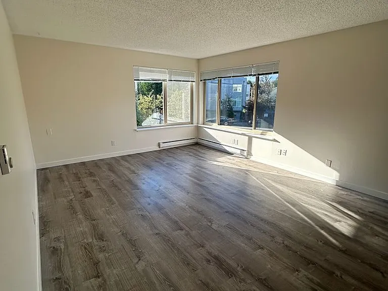 3309 W Government Way — Photo 2