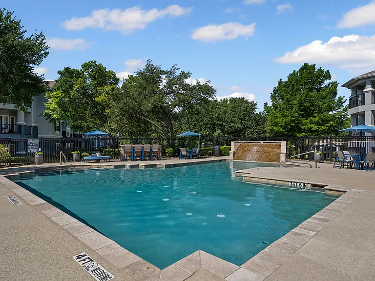 Benton Pointe — Photo 2