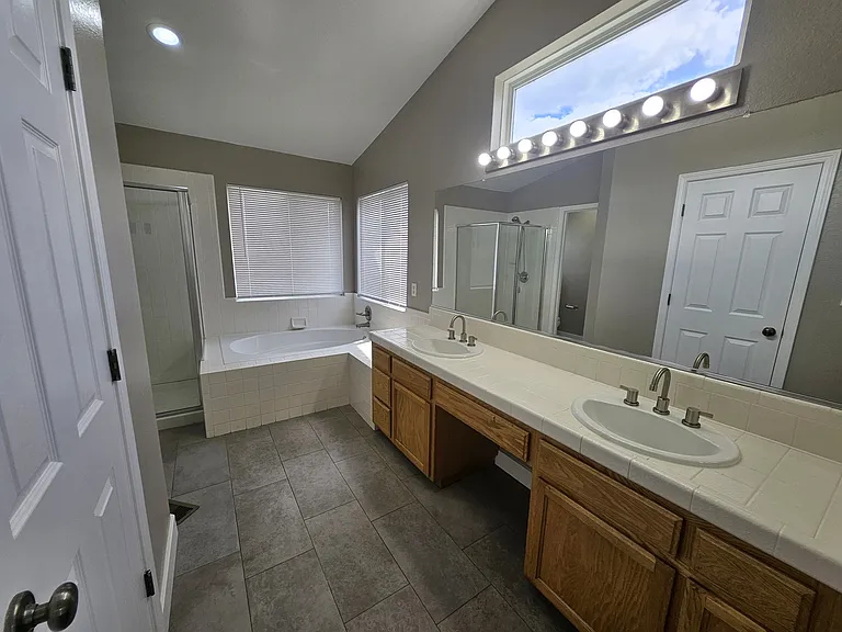 1836 Winding River Ct — Photo 35