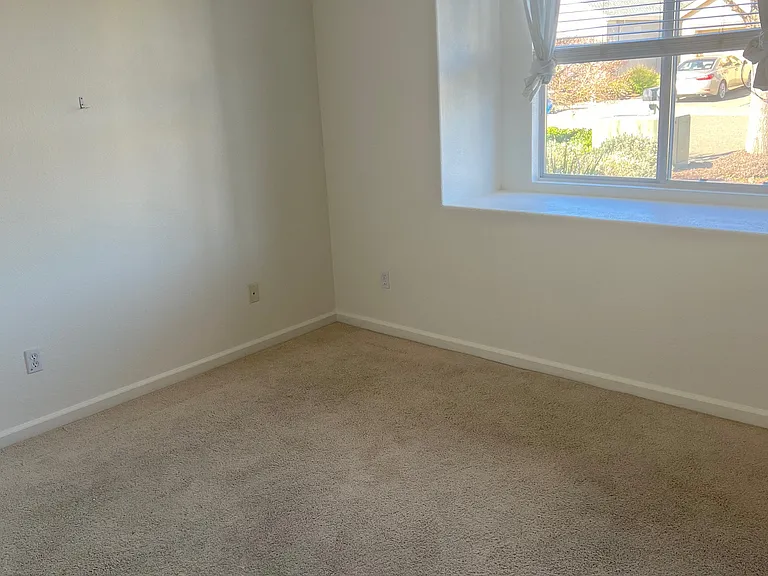 131 Clover Springs Dr — Photo 10