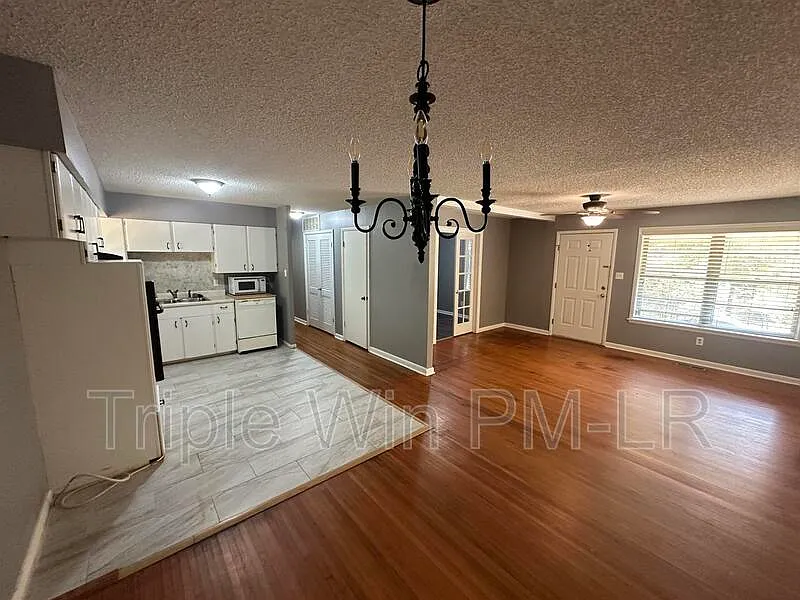 2 bed, 1.5 bath, 1050 sqft, $1,475 — Photo 4