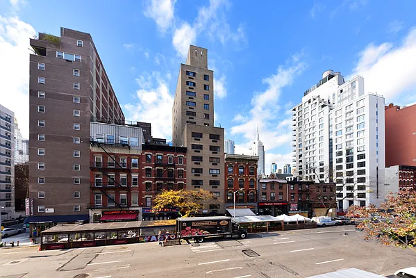 Rented by Buchbinder & Warren | media 10