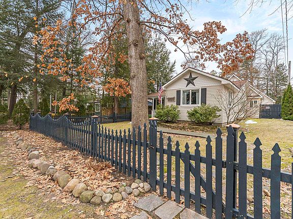 4th image of 207 Birchwood Ave