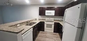 3 bed, 2.0 bath, 1120 sqft, $1,749 — Photo 3