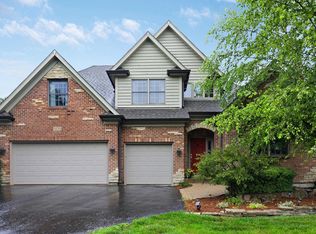 404 Hankes Rd, Sugar Grove, IL 60554