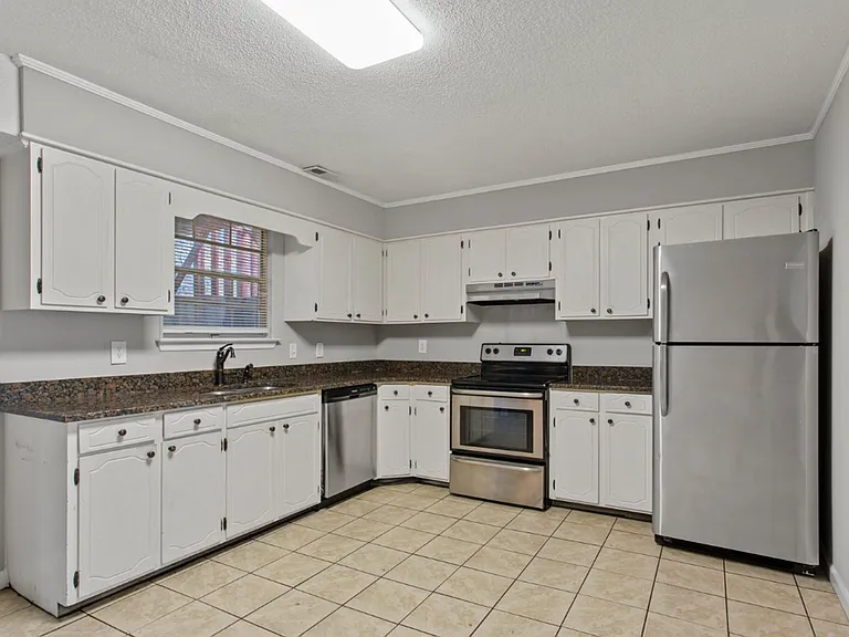 7167 Holland Ln — Photo 3
