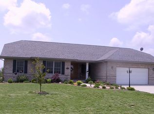 8120 Green Hedge Rd, Edwardsville, IL 62025