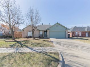 10216 NW 45th St, Yukon, OK 73099