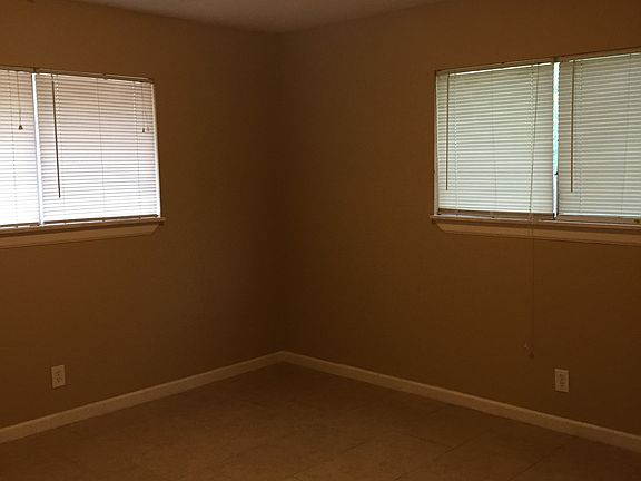 4th image of 7818 Grass Hollow St