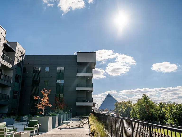 Harbor Side at Conwood Flats Apartments — Photo 17