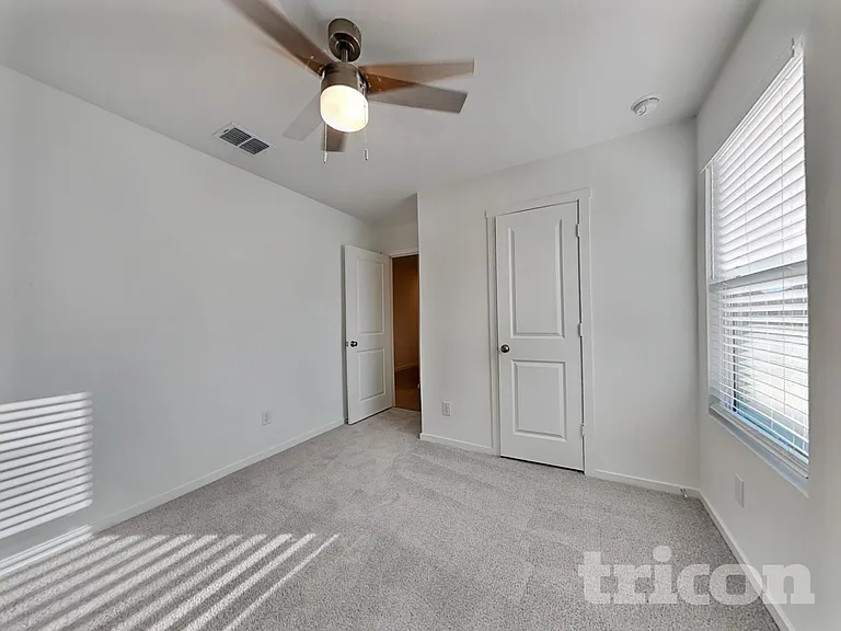 1624 Parliar St — Photo 10