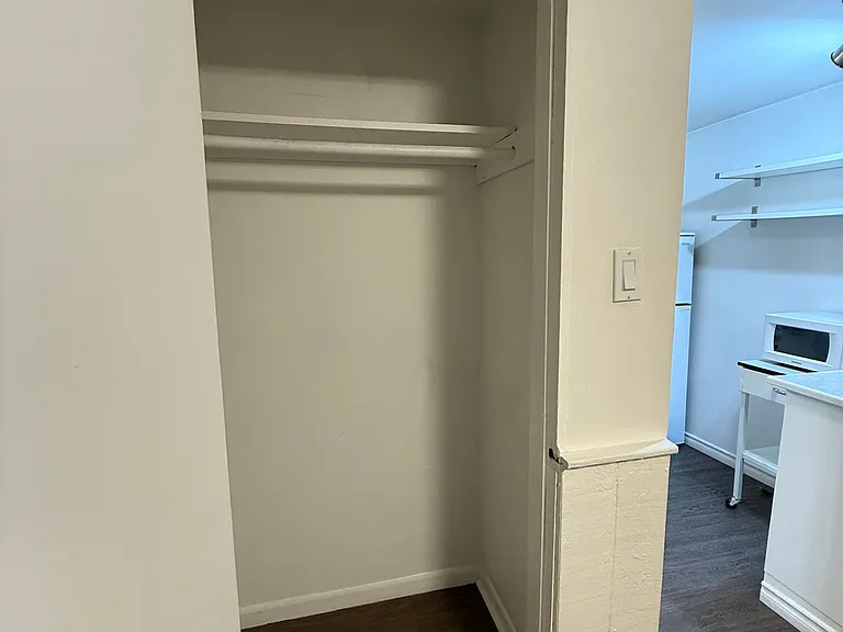 8 Avion Ave #5 — Photo 17
