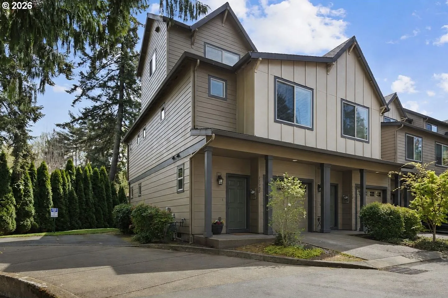 Stunning Progress Ridge End-Unit Townhome with Modern Kitchen, Dual Suites & Spacious Loft — Photo 1