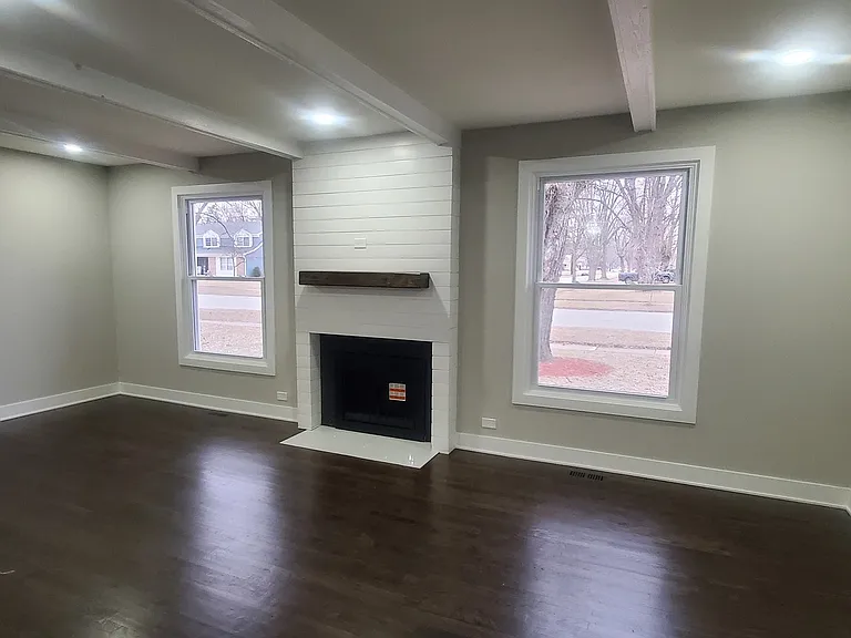 16 W Bailey Rd — Photo 4