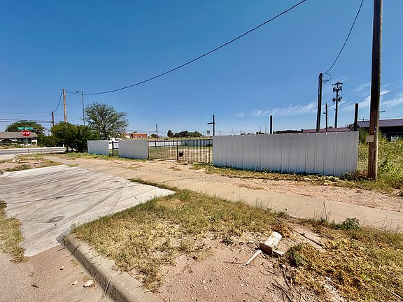 3rd image of 403 Laredo St