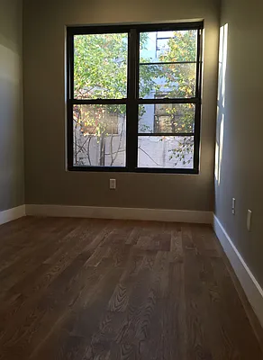 Rented by P Management | media 25