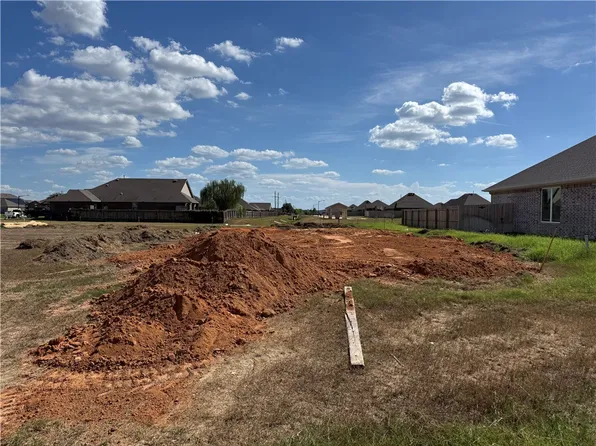 7805 Leadtree Dr, Navasota, TX 77868