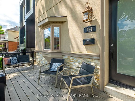 3rd image of 174 Woodmount Ave