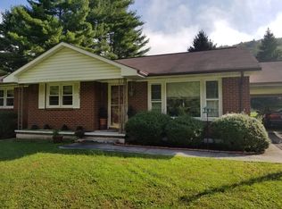 121 Meadowbrook Cir, Caldwell, WV 24925