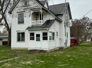 240 S 6th St, Sheldon, IL 60966