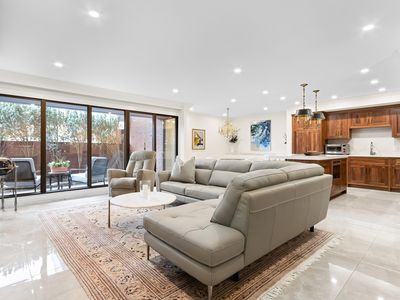 75 Grove St APT 132, Wellesley, MA, 02482