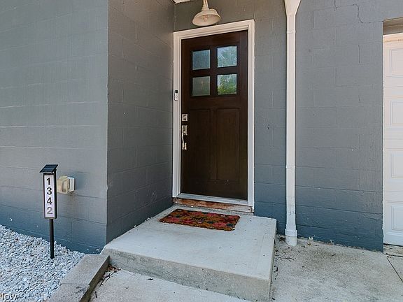 3rd image of 1342 Sebring Ave