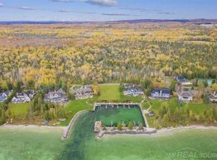 11 Oyster Bay Dr, Charlevoix, MI 49720