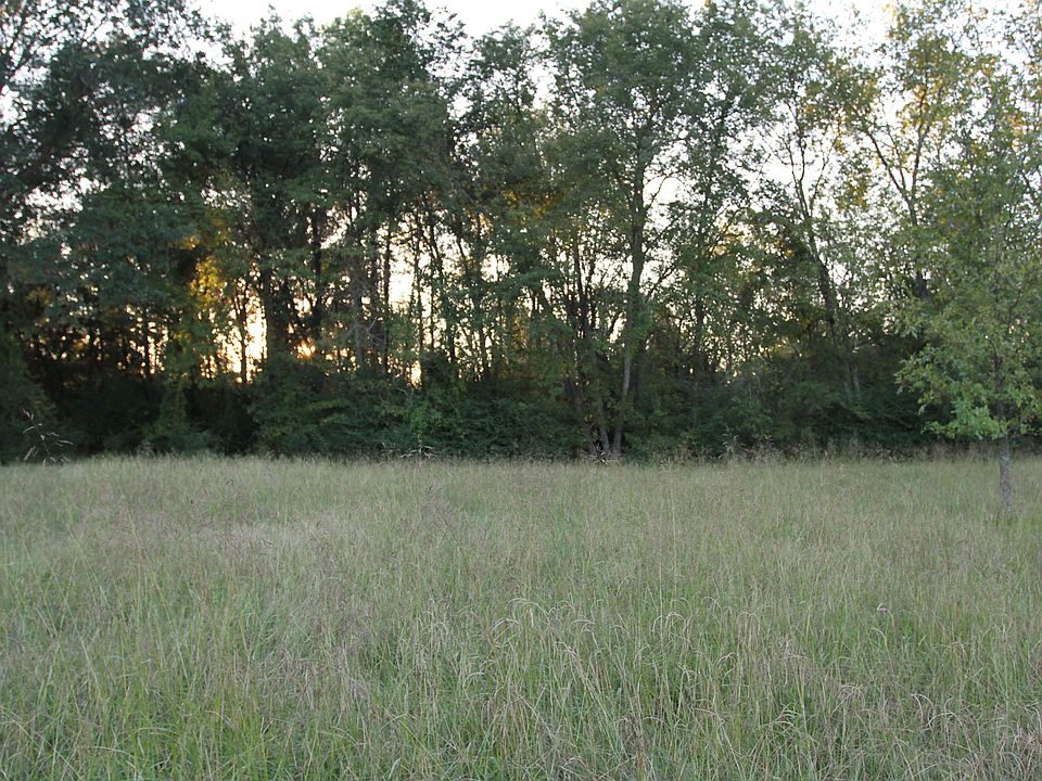 2nd image of 4 Del Ware Ln