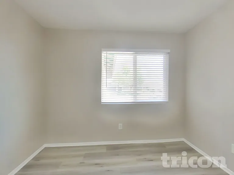 532 E Avenue J9 — Photo 11