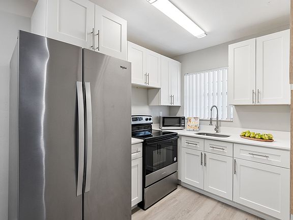 5th image of 1041 SW 15th Ave APT 5B