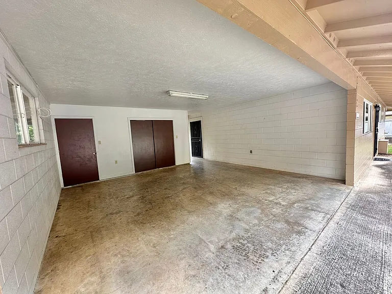 310 Iao Valley Rd — Photo 3