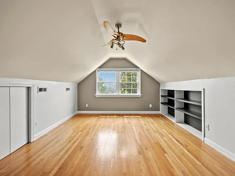 3017 S Hill St — Photo 32