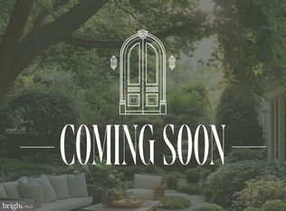 5565 Seminary Rd APT 201, Falls Church, VA 22041