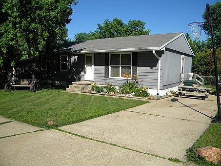 2nd image of 2501 College Ln