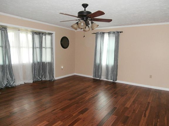 4th image of 128 Pearl Hinds Ct