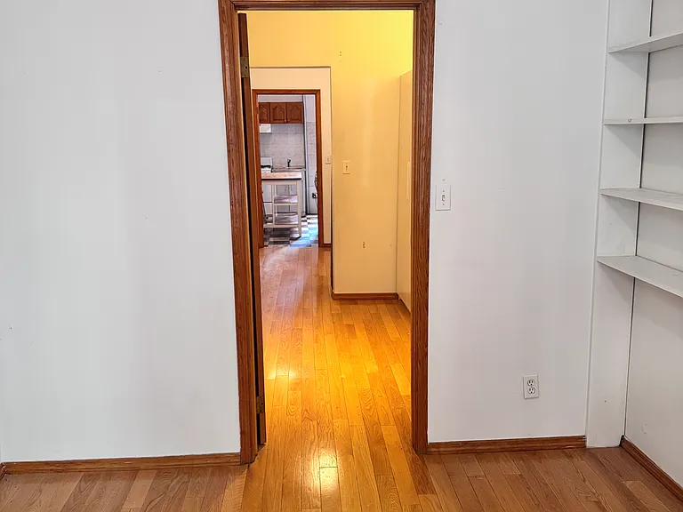 129 Guernsey St #1R — Photo 6