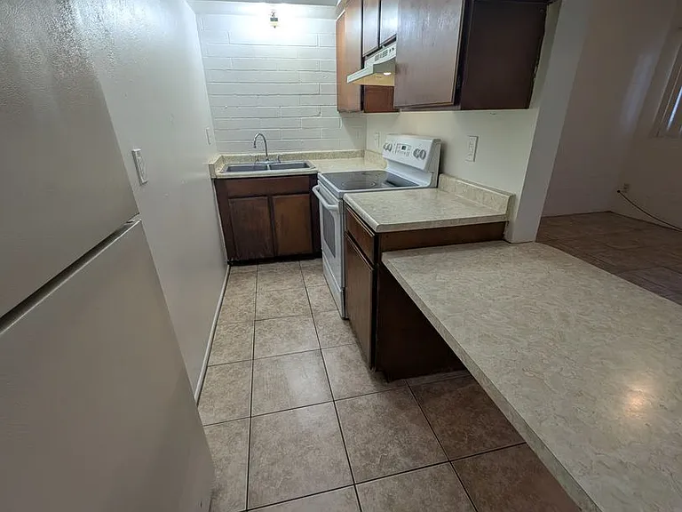 121 W Alturas St — Photo 1