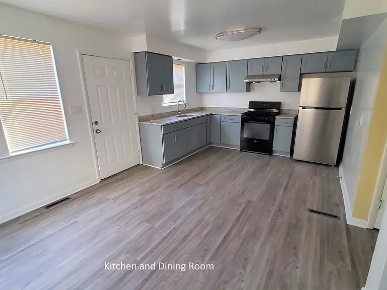 1220 Forrest St — Photo 5