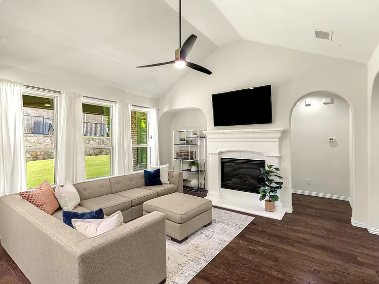 900 Sonoma Dr — Photo 5