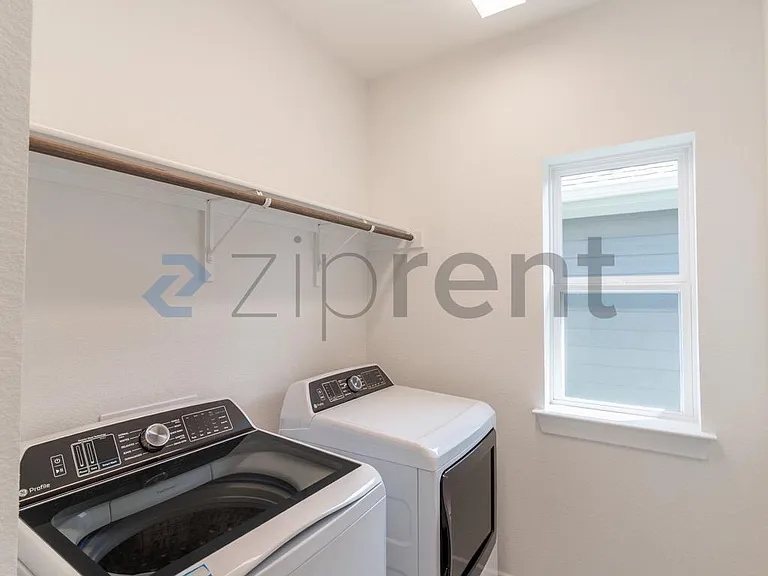 1016 Brickell Loop #B — Photo 15