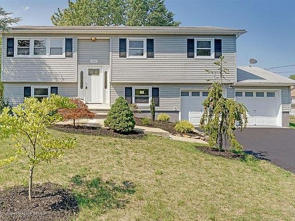3rd image of 1082 Audubon Dr