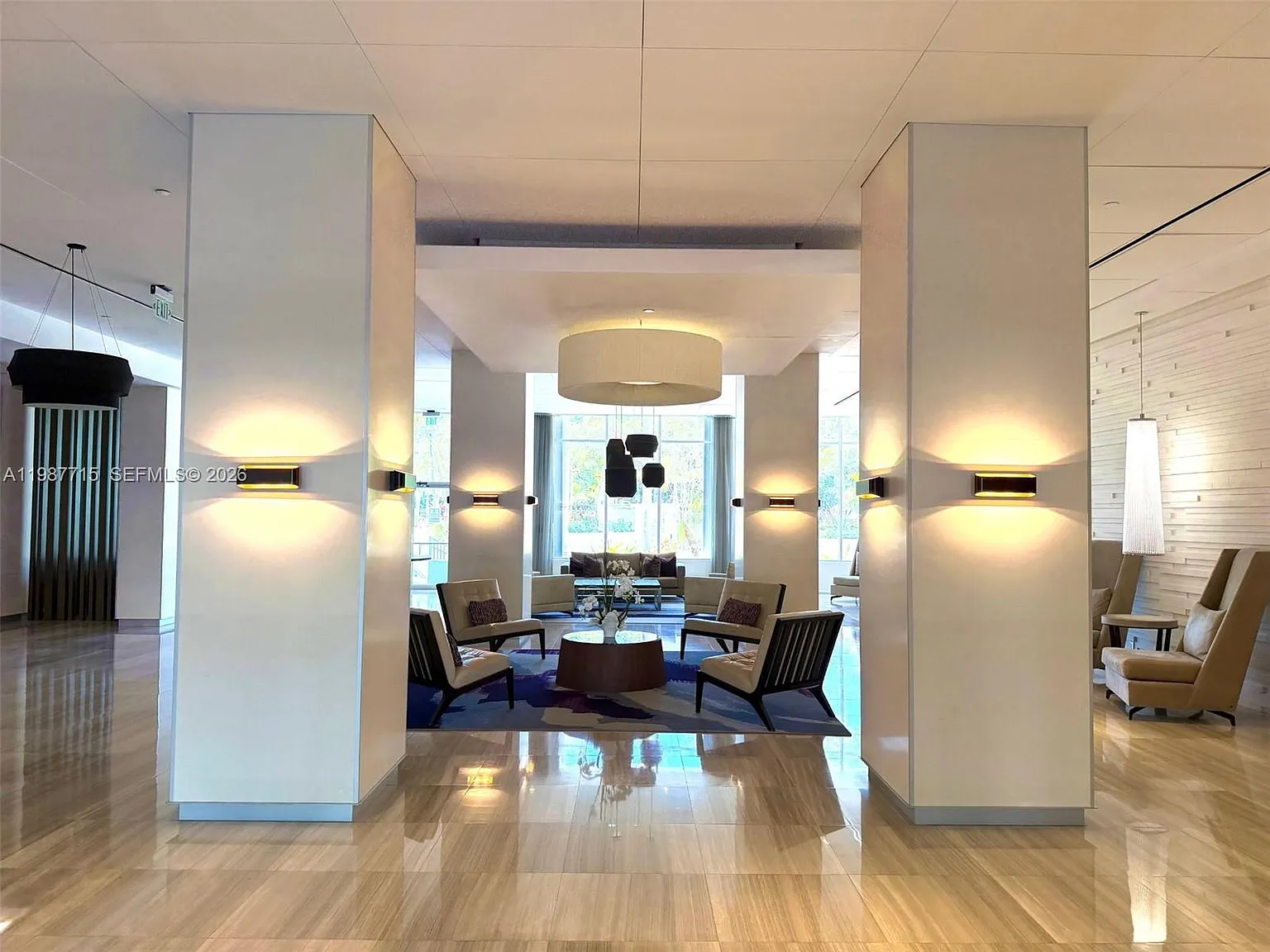 Arlen House East Condo — Photo 4