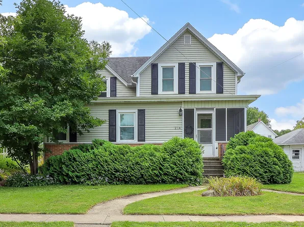 214 E Elm St, Sycamore, IL 60178